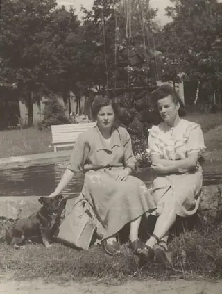 Gertruda Głuszko (z lewej).